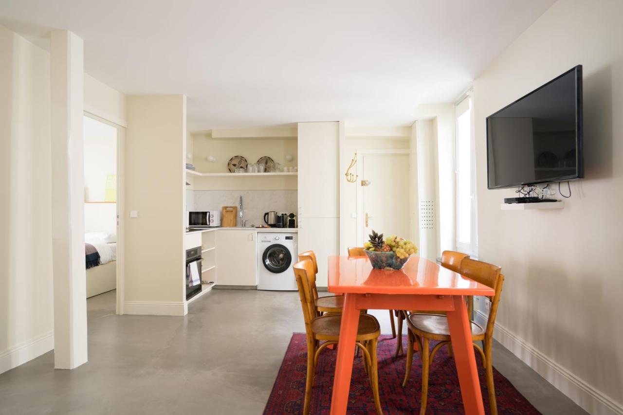 Elegant And Modern Parisian Charm Apartment Екстериор снимка