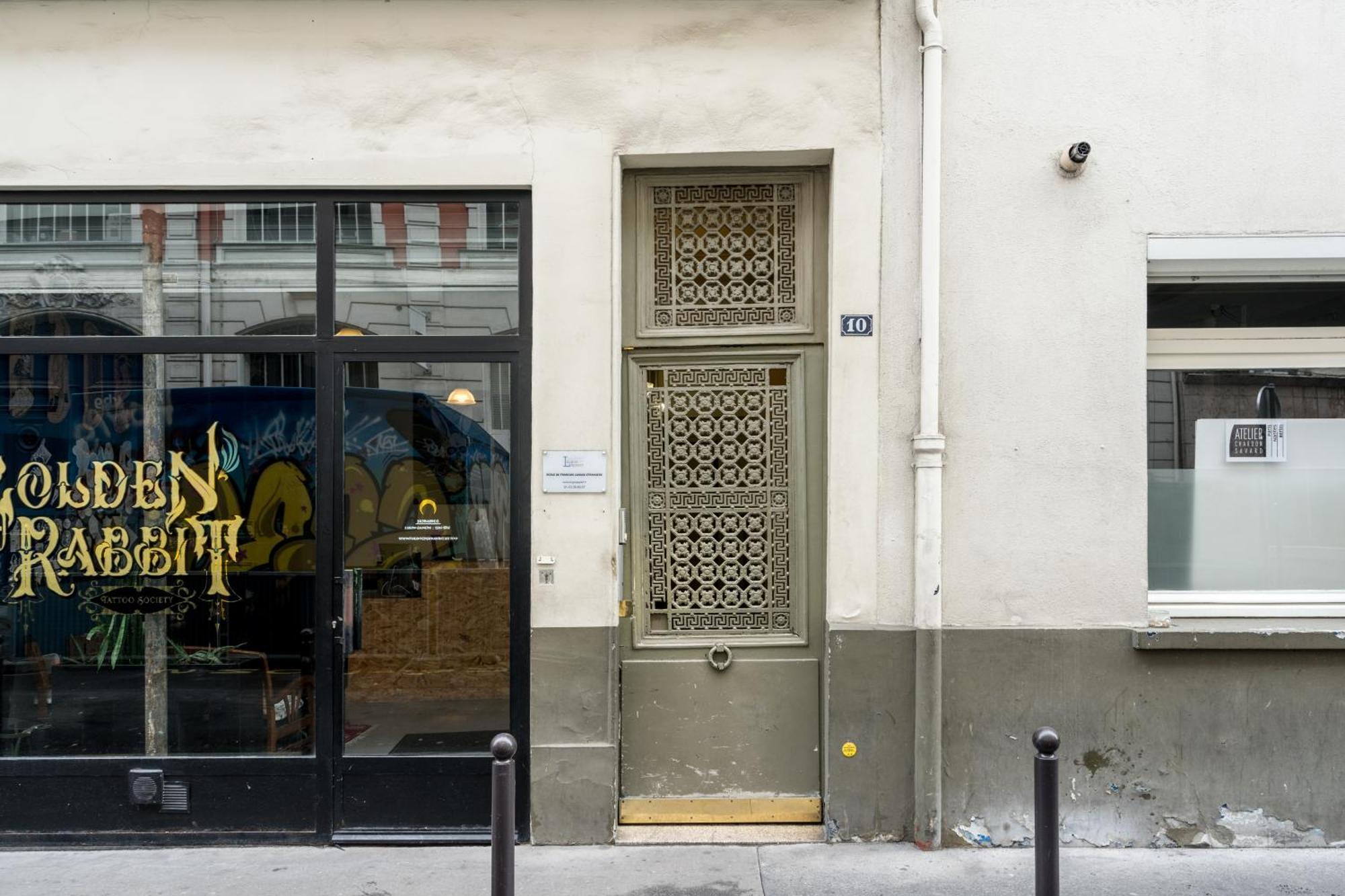 Elegant And Modern Parisian Charm Apartment Екстериор снимка