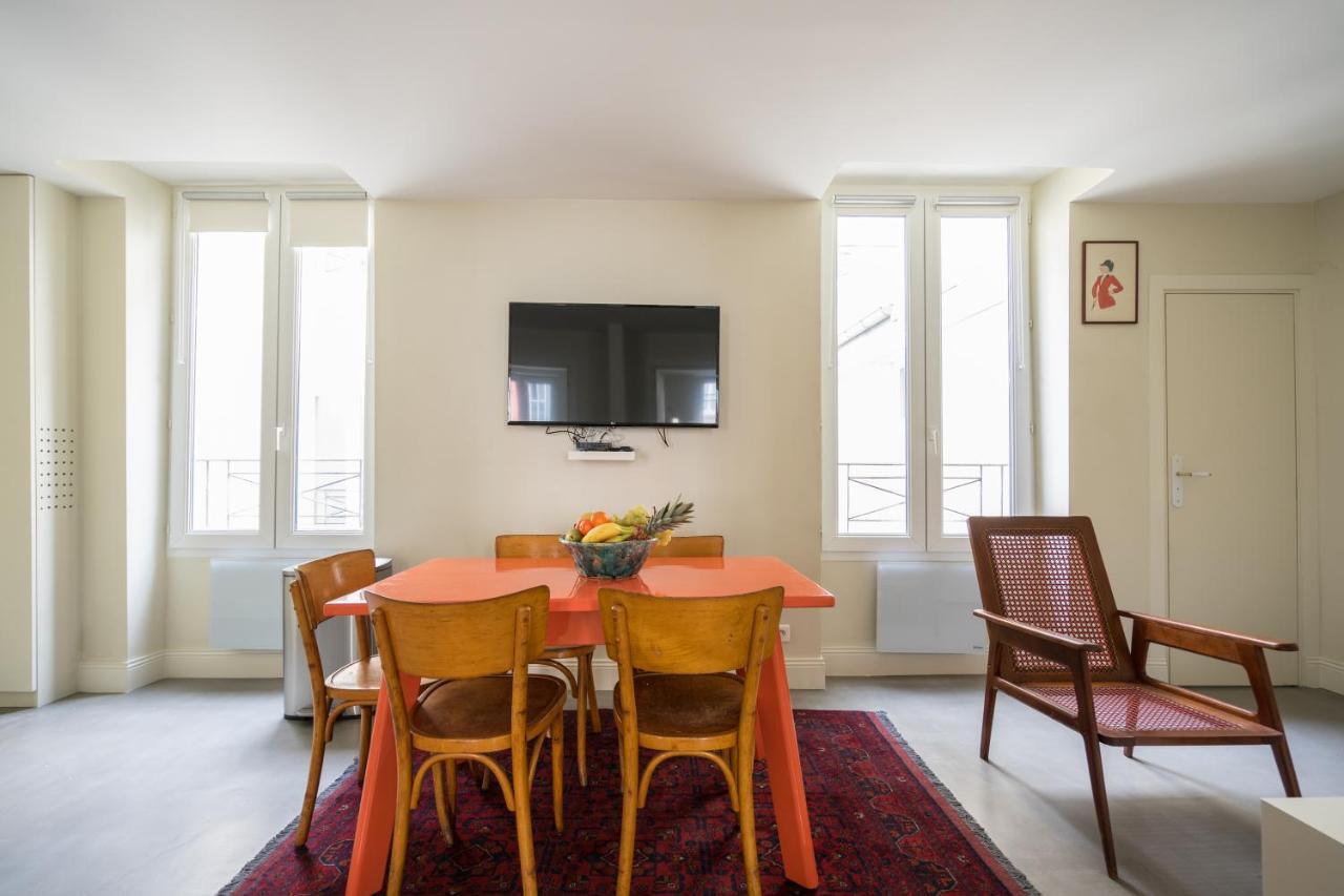 Elegant And Modern Parisian Charm Apartment Екстериор снимка